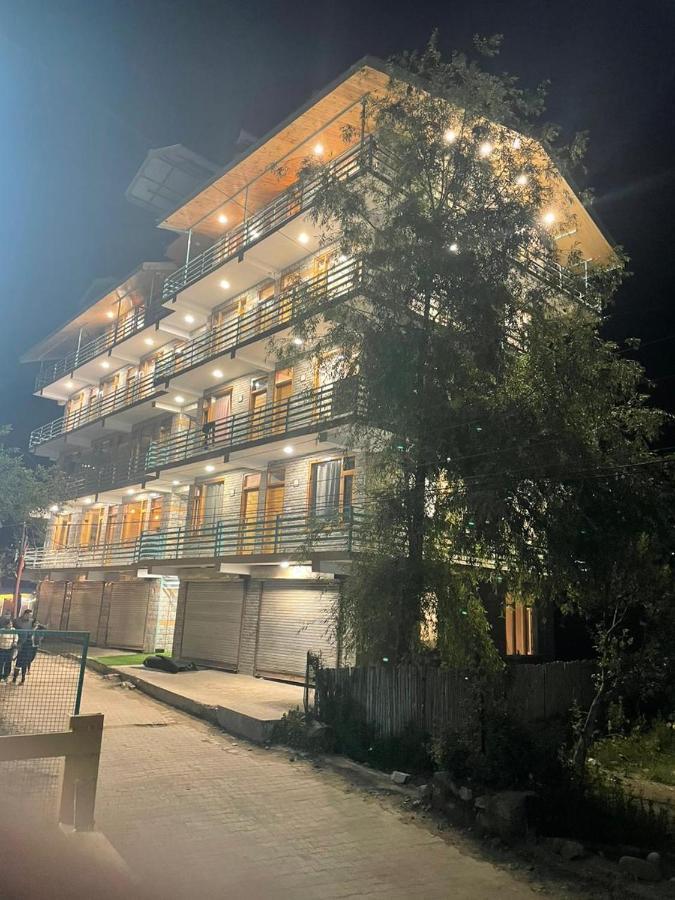 Hotel Mountain Majesty! Top-Rated Luxury Stay Amid Snowcapped Mountains With Balcony And Riverside Calm Manali  Exterior photo